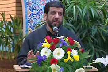 ضرغامي: به دور از حاشیه ، خدمت کنیم