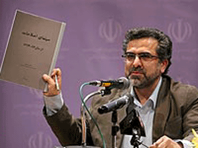 کساني که 12 سال سکوت کردند، امروز فرياد مي زنند سينماي ايران به سمت ابتذال مي رود