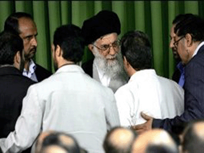 مسعود ده‌نمكي:رسانه ملي از هنرمندان سازنده‌ي آثار انتقادي حمايت كند	