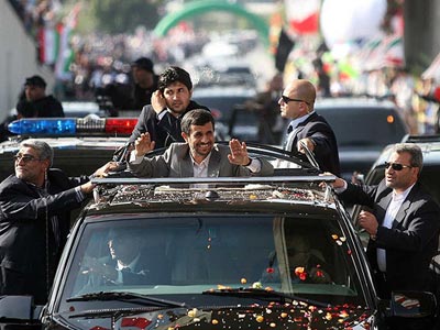 مستند «سفیر انقلاب» تفاوت سفر دکتر احمدی‌نژاد به لبنان را با سایر چهره‌های سیاسی نشان می‌دهد