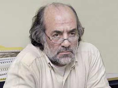 اسرافيلي از زبان آیینه ها زندگی شاعران را توصیف کرد