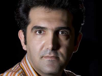 مهرداد کوروش نیا با نمایش«خطوط  منحنی»در سی امین جشنواره تئاتر فجر