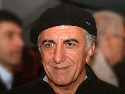 «رضا کیانیان» از کمک به زلزله‌زدگان گفت